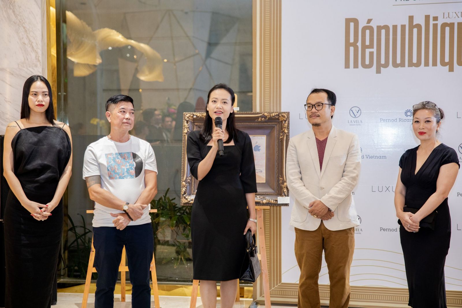 Kêu gọi giới họa sĩ tặng tranh bán đấu giá mua giường hồi sức cho bệnh viện dã chiến