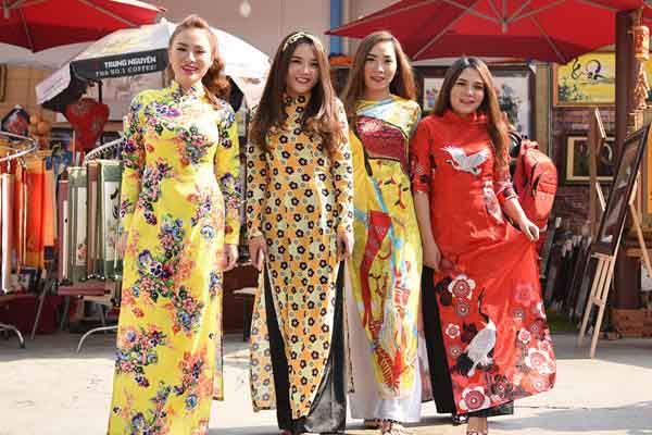 Cách diện áo dài đón Tết theo từng dáng người