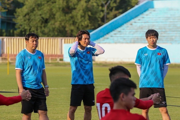 Báo Thái Lan ‘săm soi’ HLV Gong Oh-kyun của U.23 Việt Nam từ báo Hàn Quốc