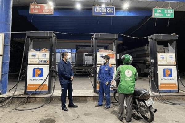 Doanh nghiệp xăng dầu ký cam kết không để hết hàng cục bộ