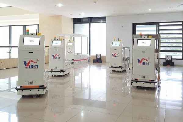 Hệ thống robot y tế vận chuyển chính thức được đưa vào sử dụng