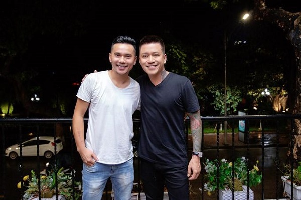 Tú Dưa viết ‘Nắm tay qua đại dịch’ trên bản hit của Tuấn Hưng