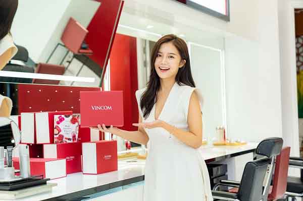 Vincom – Điểm hẹn vạn quà tặng, trao ngàn lời yêu thương