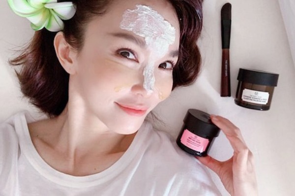 Phạm Văn Phương, Trương Bá Chi… luôn xinh đẹp ở tuổi 40 nhờ mỹ phẩm này