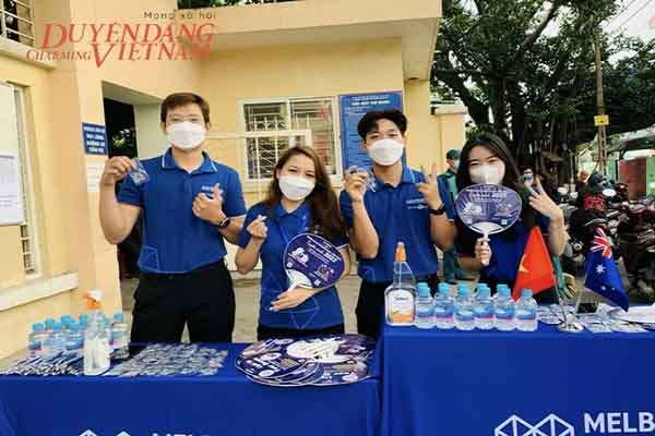 Ghi nhanh: Những tấm gương hết mình vì tình nguyện mùa thi