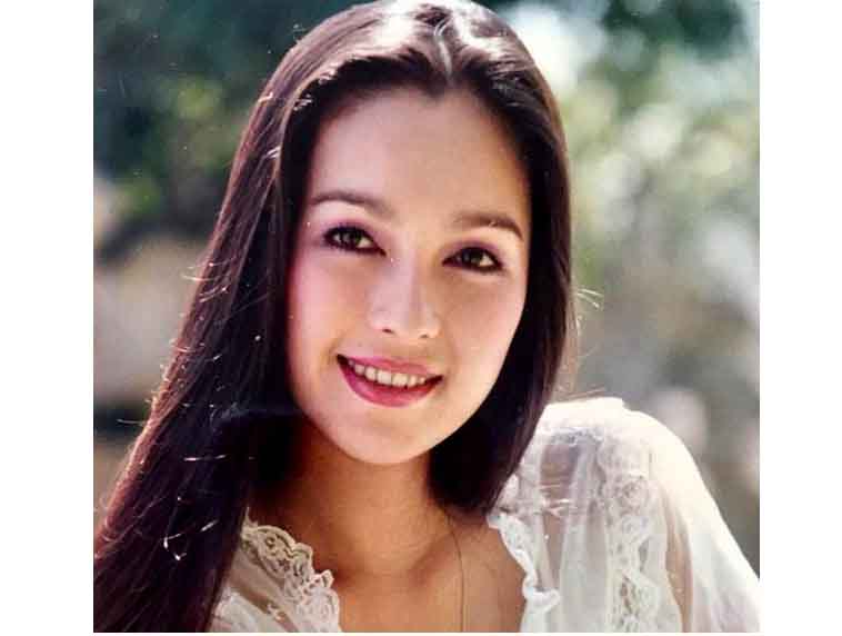 ‘Nữ hoàng ảnh lịch’ Diễm My không thi hoa hậu vì thừa chiều cao