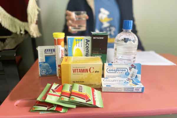 Phụ huynh bối rối khi trẻ mắc COVID-19 có triệu chứng nhẹ