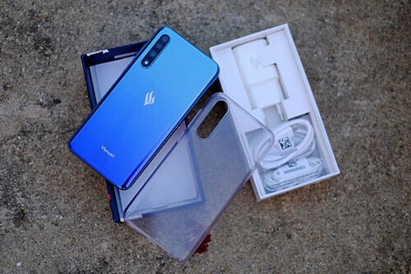 Điện thoại Vsmart Live đang ‘cháy hàng’