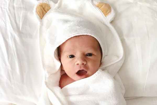 Bé bị thở khò khè phải làm sao?