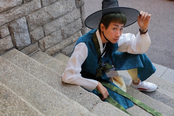 Diện Hanbok, Hải Triều chẳng kém cạnh các sao thần tượng Hàn Quốc