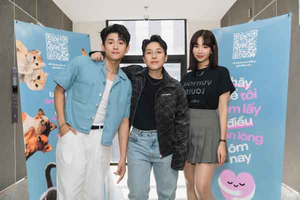 Đầu năm, Kai Đinh, Min, GREY D ‘tập kích’ văn phòng để làm điều này