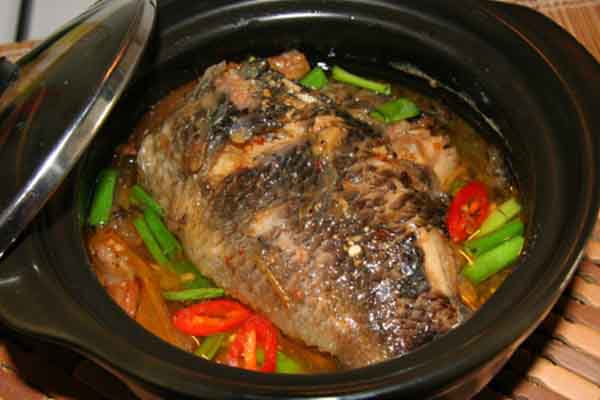 Cá rô đồng kho tộ ngon đậm đà