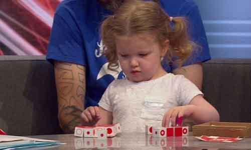 Một cô bé 3 tuổi người Anh có chỉ số IQ cao ngất ngưởng