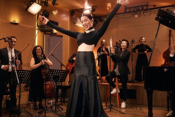 Lệ Quyên tuyên bố không bao giờ nói câu ‘từ giã sân khấu’