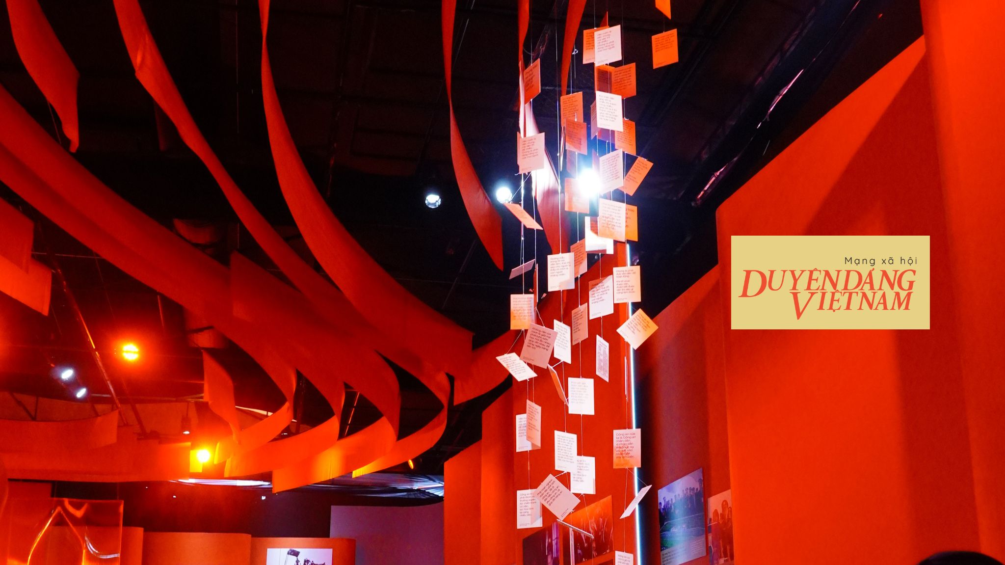 Người dân háo hức trải nghiệm chương trình ‘Vinh quang Công an nhân dân Việt Nam’