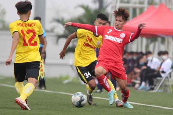 Bảng C của VCK U.19 Quốc gia – thầy Tây đấu thầy Ta: bất phân thắng bại