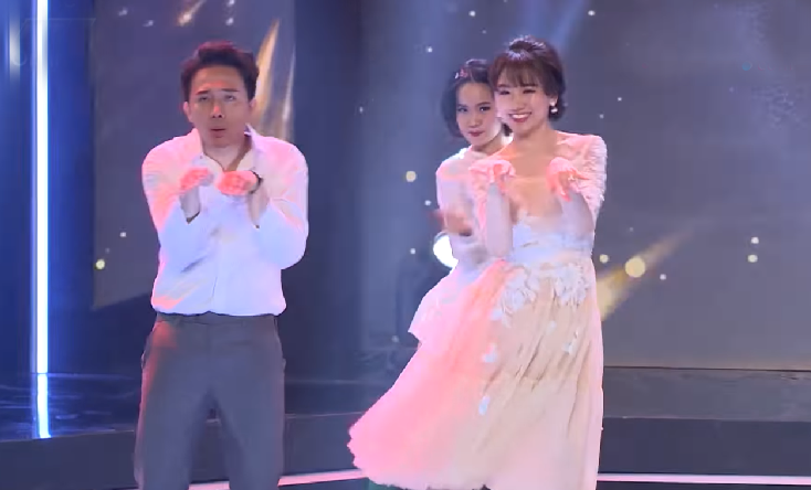 Hari nhảy BBoom BBoom khiến Trấn Thành không rời mắt