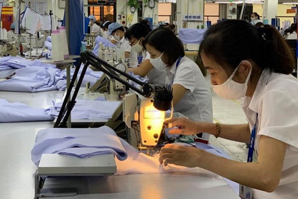 Từ 1.2.2021, lao động nữ được trả thêm tiền trong ngày ‘đèn đỏ’