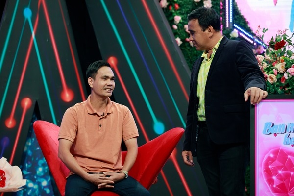 Bạn muốn hẹn hò: MC Quyền Linh và Ngọc Lan ‘đỏ mặt’ với chàng trai làm nghề ‘nhạy cảm’