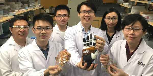 Singapore phát triển da điện tử có thể cảm nhận như da thật