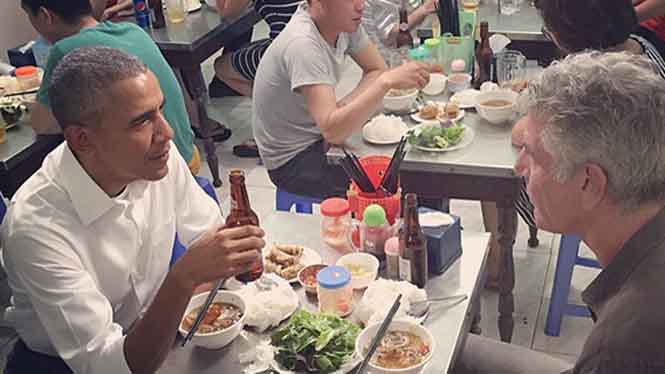 Đầu bếp Bourdain người ăn bún chả cùng ông Obama tại Hà Nội đã tự sát