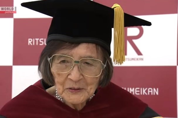 Lấy bằng tiến sĩ ở tuổi… 80