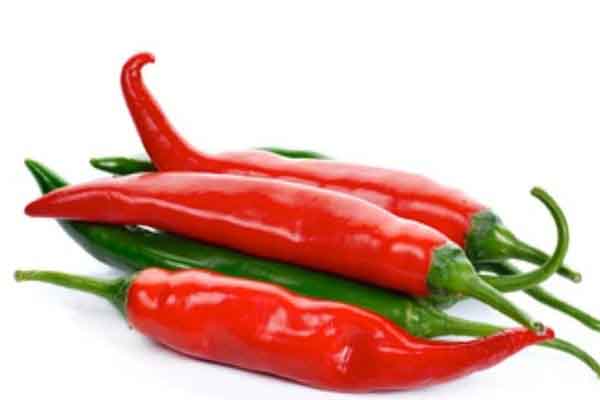 Vì sao không nên ăn quá một quả ớt mỗi ngày?