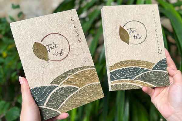 Độc đáo quyển sách làm từ đất và lá trà