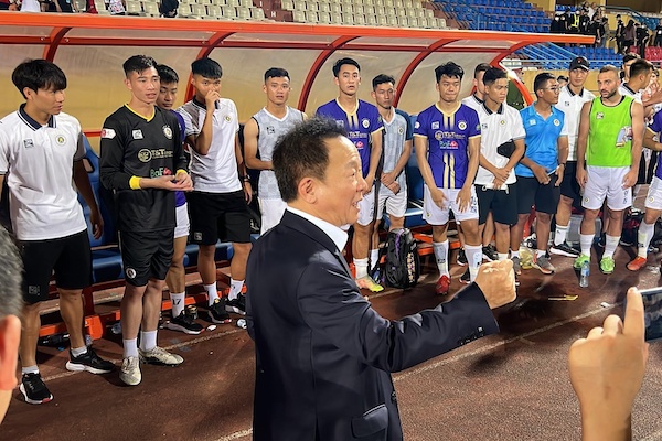 Bầu Hiển ra tay thay người đứng đầu Công ty cổ phần thể thao SHB Đà Nẵng