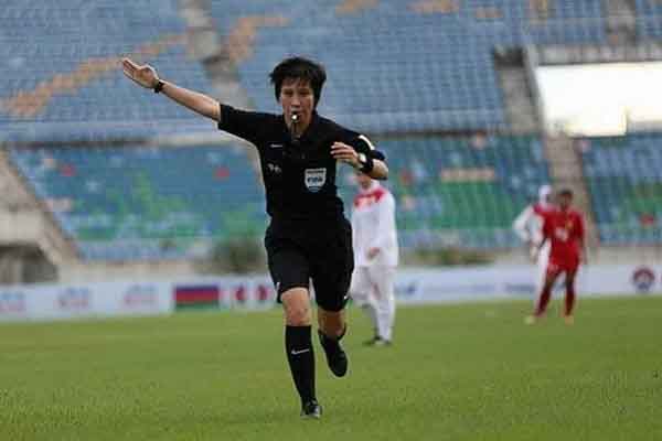 Nữ trọng tài duy nhất tại giải U.19 Quốc gia: Từng cầm còi trước hàng vạn người Triều Tiên