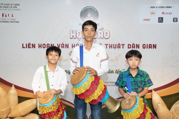 Trải nghiệm văn hóa nghệ thuật dân gian dịp lễ 30/04