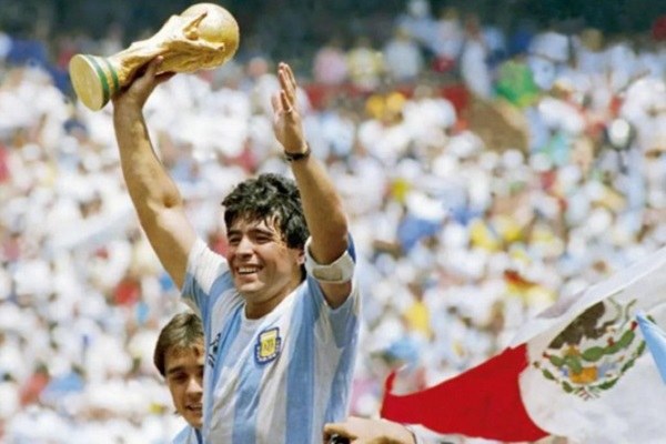 Loạt phim truyền hình về Diego Maradona hé lộ nhiều chi tiết mới gây tranh cãi