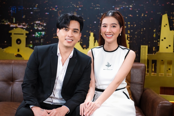 Hồ Quang Hiếu an phận bên vợ kém 17 tuổi, ‘cưng như trứng mỏng’