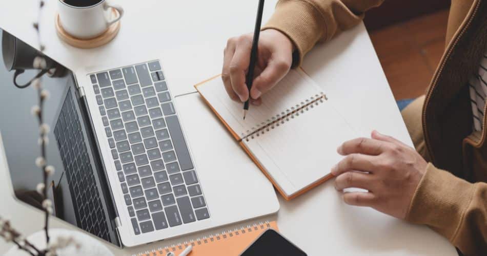 Chăm sóc sức khỏe tài chính cũng chính là chăm sóc bản thân: Làm thế nào để biến nó thành một phần trong thói quen của bạn?