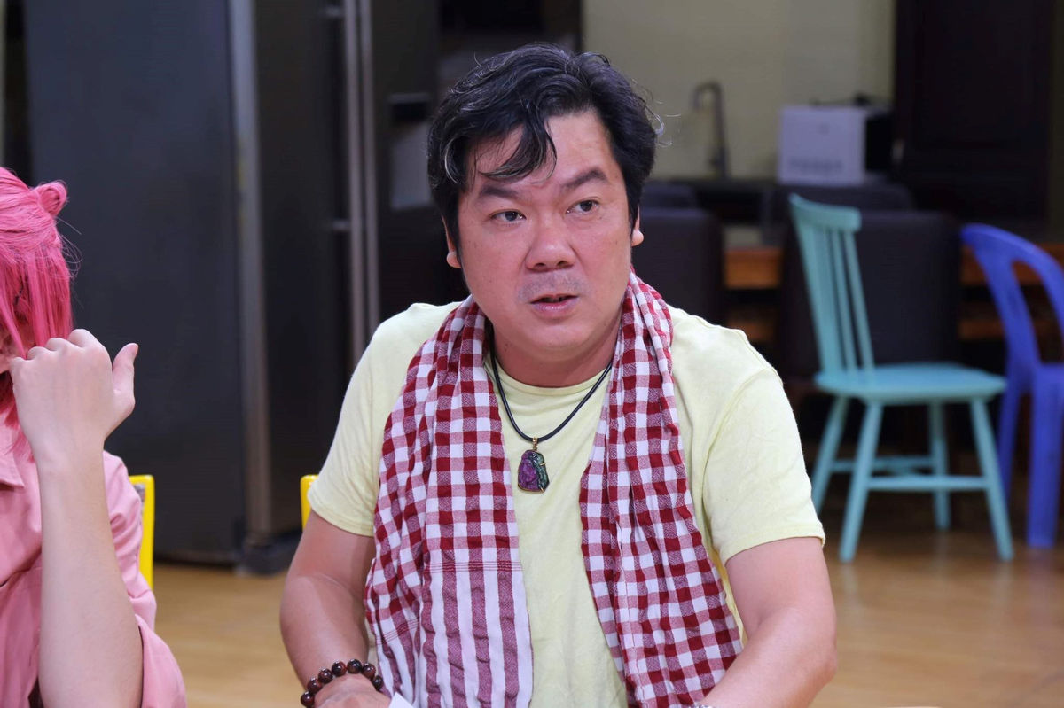 Đạo diễn Chánh Trực: ‘Nghệ sĩ nên nhường gói trợ cấp COVID-19 cho người nghèo, người bán vé số, hàng rong’