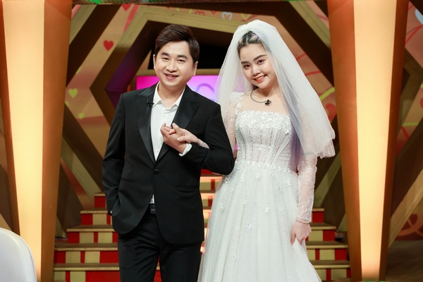 Bằng Cường lần đầu tiết lộ cuộc sống hôn nhân với vợ kém 12 tuổi