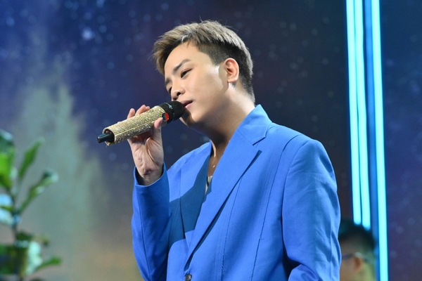 Hứa Kim Tuyền từng làm báo để ‘dò đường’ vào showbiz