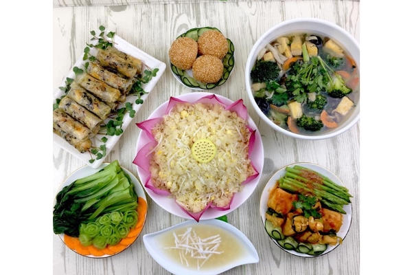 Mâm cơm chay đẹp mắt cúng rằm tháng 7