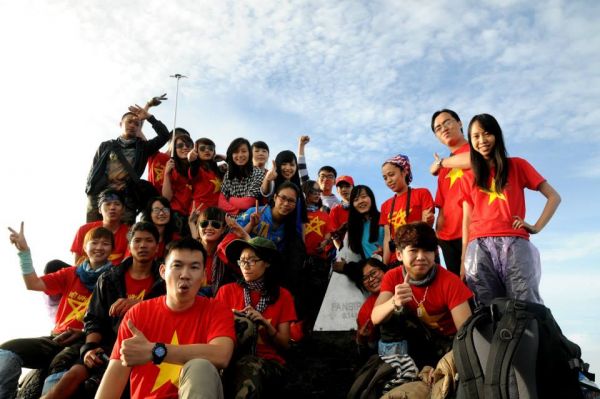 Tự mình bước đi để chinh phục ngọn núi cao nhất Đông Dương – đỉnh Fansipan