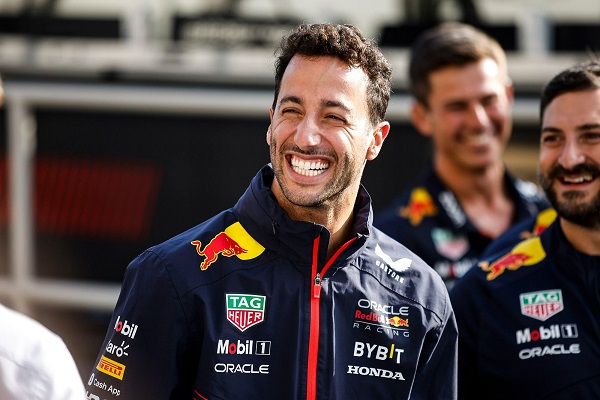 Tay đua Ricciardo có nguy cơ thay thế Perez ở Red Bull Racing vào năm 2025