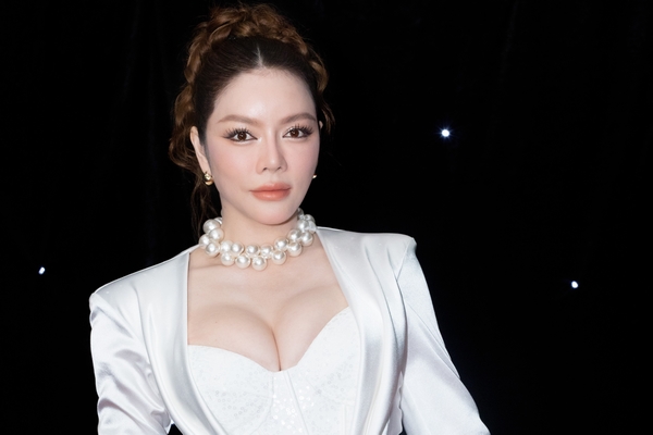 Lê Thanh Hòa may gấp váy trong 24 tiếng cho Lý Nhã Kỳ