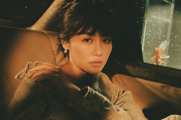 Hit mới của Văn Mai Hương đạt Top 1 Trending YouTube