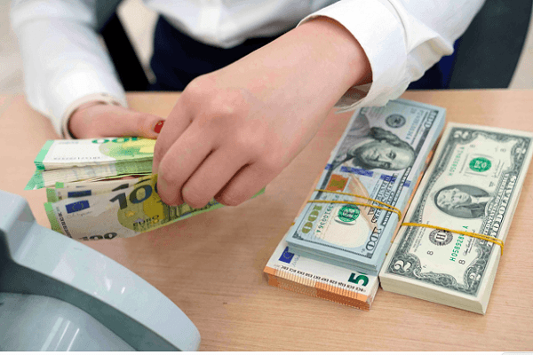 Biến động tỷ giá đô la gây áp lực cho các doanh nghiệp