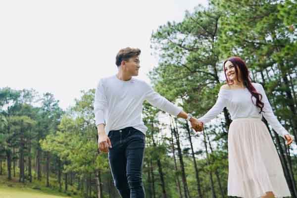 Vừa tung MV Lyrics, ca sĩ Khang Việt và Saka Trương Tuyền dính nghi án đạo nhạc?