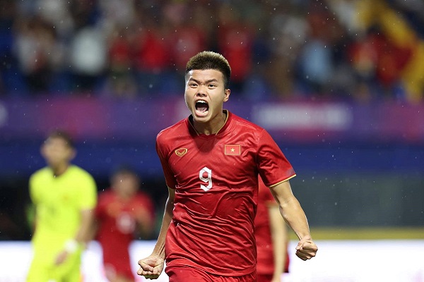 Hành trình tỏa sáng của ‘viên ngọc’ Văn Tùng tại SEA Games 32 sau chấn thương