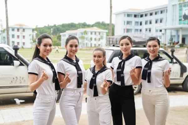 Ca sĩ Hoàng Thùy Linh: ‘Đọc sách quý như chìa khóa mở thành công’