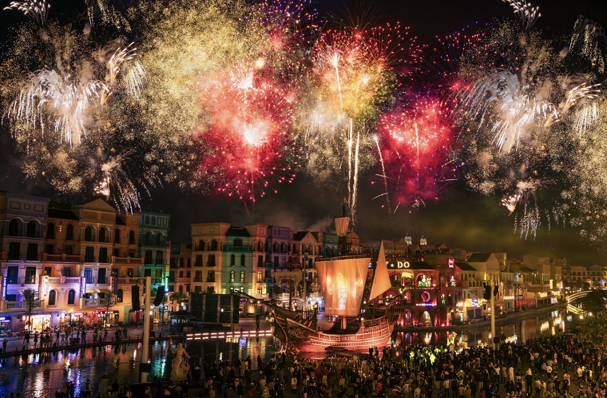 Điểm danh loạt trải nghiệm ăn chơi ‘cực cháy’ tại 8WONDER Moon Festival