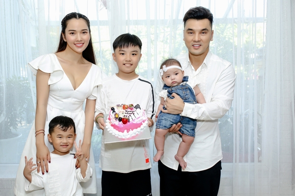 Vợ chồng Ưng Hoàng Phúc chia sẻ cách giữ lửa tình yêu