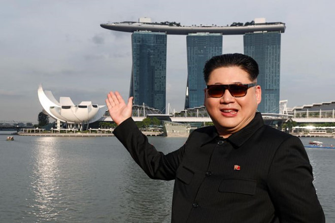 Kim Jong Un giả tươi cười, tản bộ tại Singapore