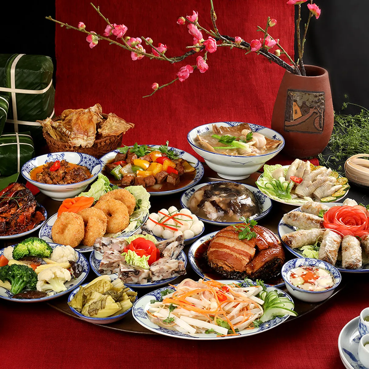 Mâm cỗ Tết Việt: Đậm đà hương vị và tình thương gia đình